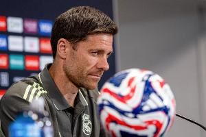 马卡：皇马对阵巴黎，阿隆索将面临多种战术选择来应对本场比赛