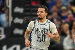 美记：灰熊不会留下科尔-安东尼 若找不到下家很可能就会买断