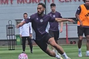 红魔新10号！曼联社媒晒新援库尼亚首次训练视频