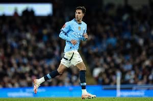 记者：曼城后卫雷斯接近租借加盟赫罗纳，双方已达口头一致