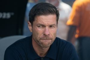 红军旧将：阿隆索未来肯定会执教利物浦，本以为阿莫林会接班渣叔