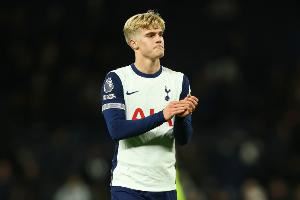 热刺小将贝里瓦尔谈曾与巴萨总监德科会面，但决定加盟热刺