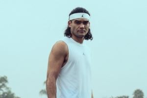 公羊四分卫：我们队的Puka Nacua 每场比赛赛前都要看老詹集锦