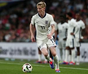 戈登：想成为世界顶级边锋我还有很多工作要做，我不害怕竞争