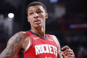 本赛季哪位球员会有大幅提升？贝弗利：小贾巴里-史密斯