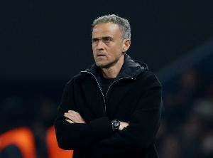 世体：锁喉若昂-佩德罗，恩里克世俱杯决赛行为仍未受到处罚