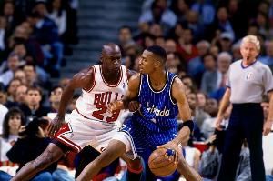 奥尼尔：便士哈达威是科比之前的科比